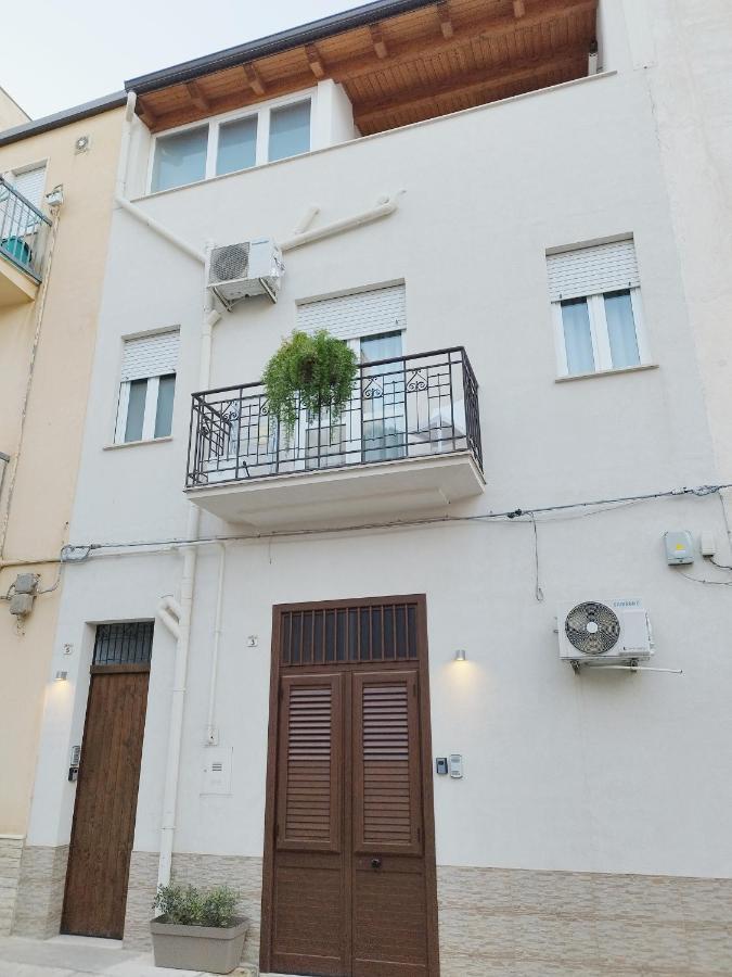 Alcamo Rooms Con Garage Privato 外观 照片